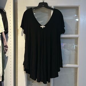 Eri + Ali Black Tunic Top